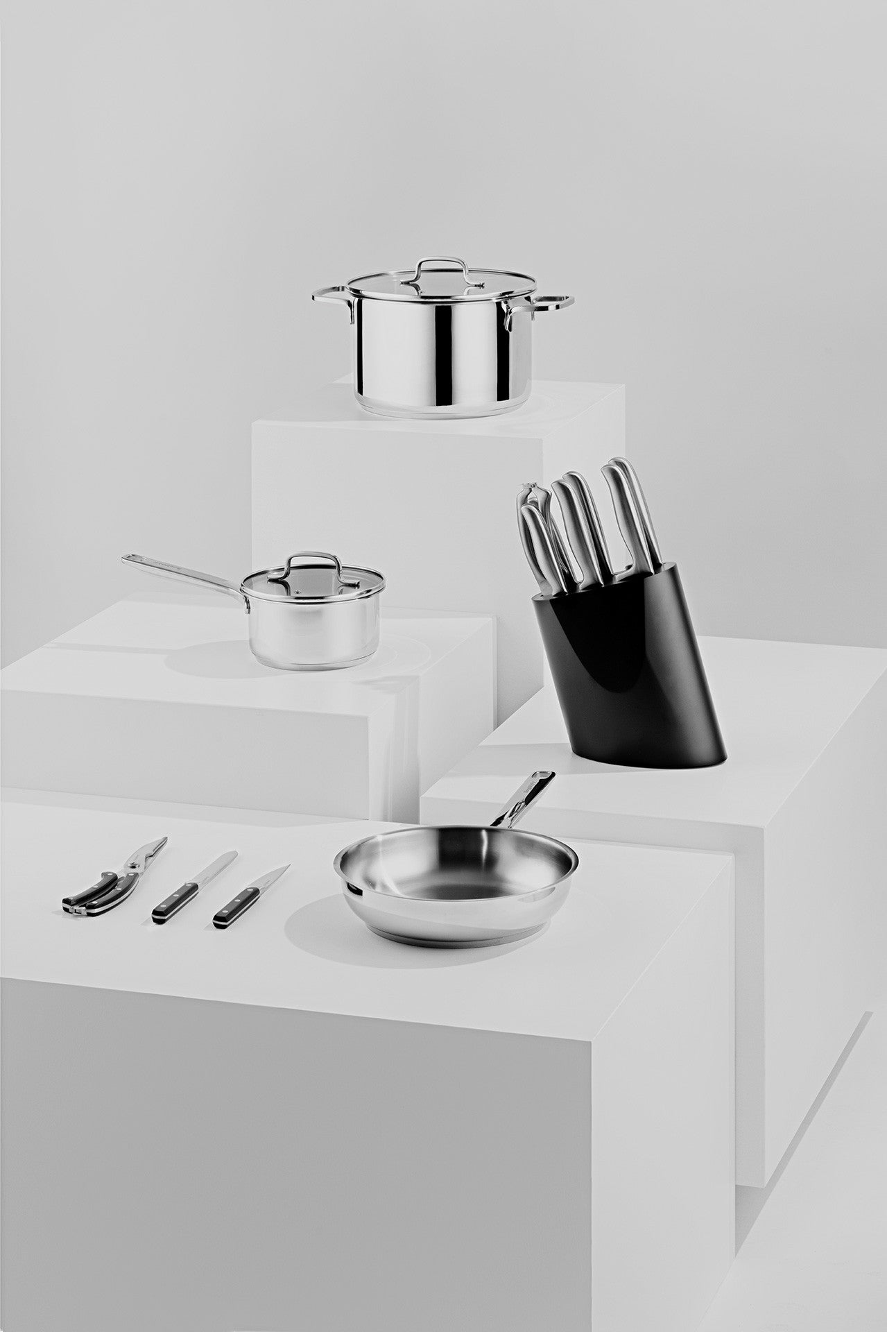 BergHOFF 8-Piece Knife Block Set - Frame Series with Hand-Sharpened Blades and Ergonomic Soft-Grip Handles