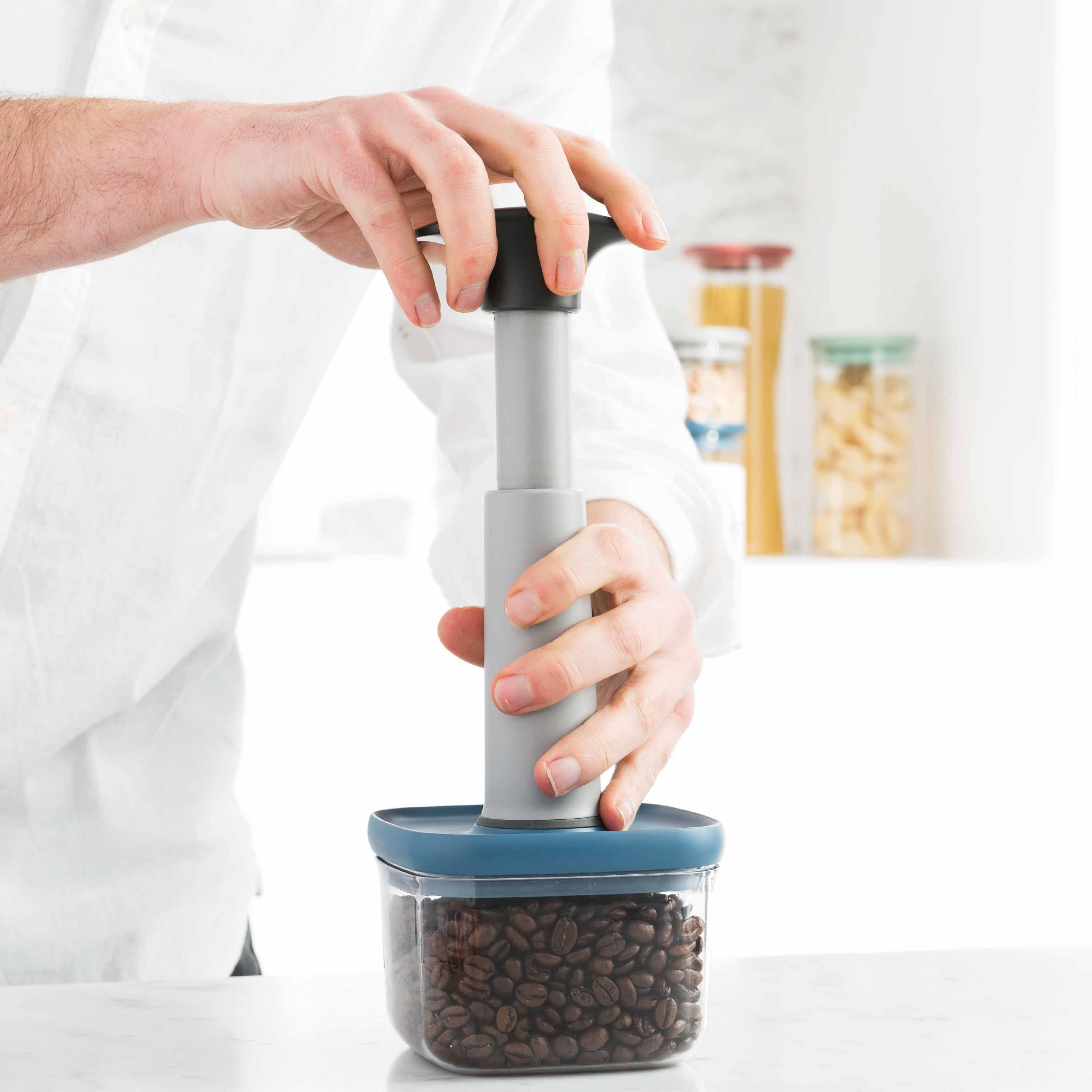 BergHOFF 4-Piece Vacuum Food Container Set - Stackable Airtight Storage with Easy Pump for Freshness