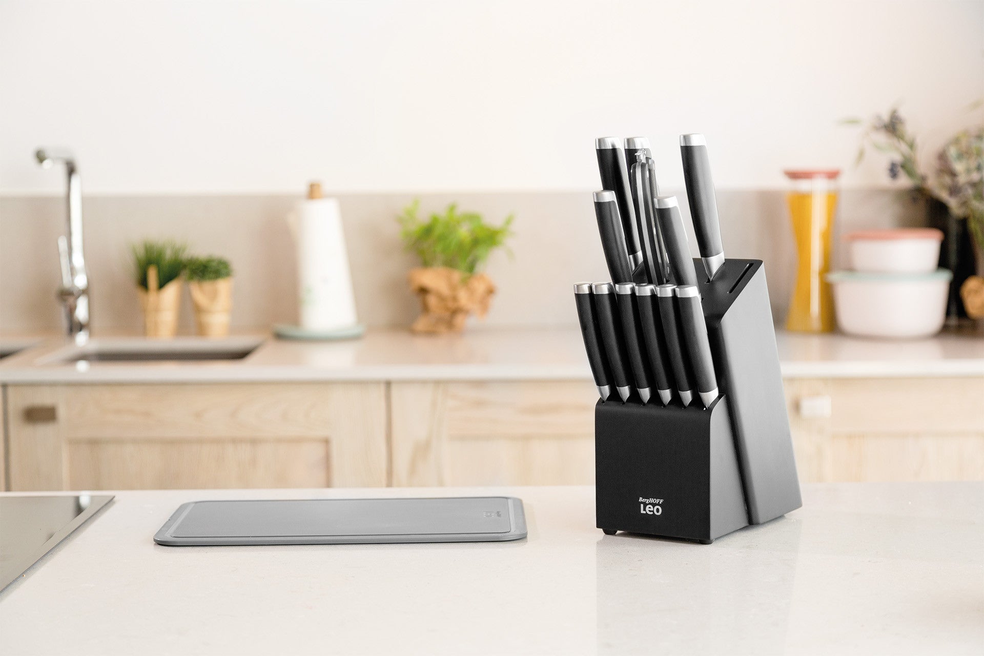 BergHOFF 13-piece knife block set
